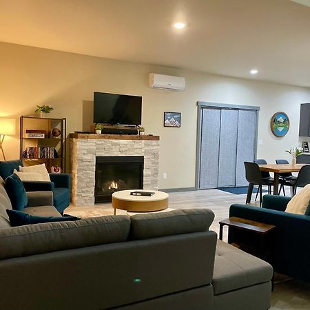 New Modern Cabin! 5Mi To Mt Rainier National Park! Hot Tub & Wifi アッシュフォード エクステリア 写真