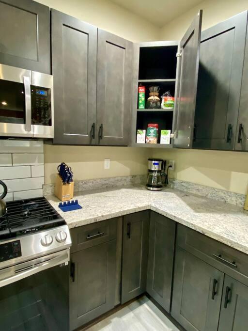 New Modern Cabin! 5Mi To Mt Rainier National Park! Hot Tub & Wifi アッシュフォード エクステリア 写真