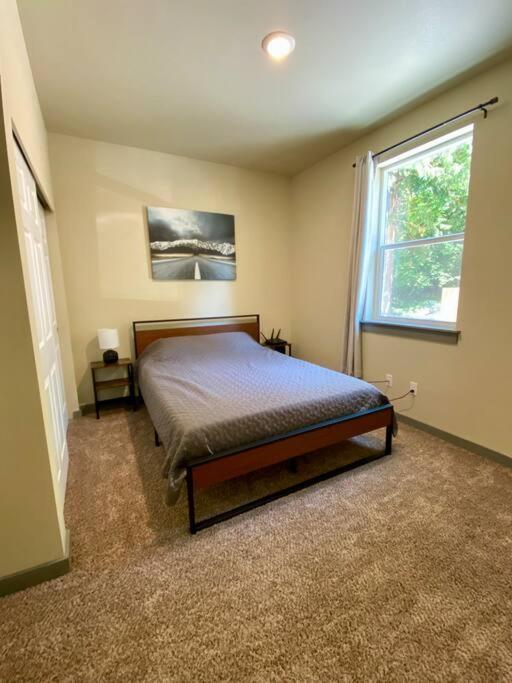 New Modern Cabin! 5Mi To Mt Rainier National Park! Hot Tub & Wifi アッシュフォード エクステリア 写真
