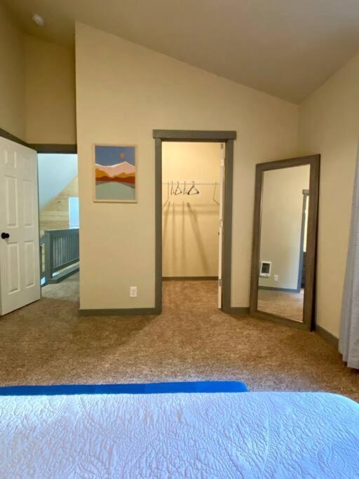 New Modern Cabin! 5Mi To Mt Rainier National Park! Hot Tub & Wifi アッシュフォード エクステリア 写真