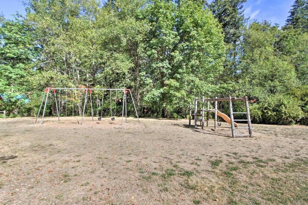 New Modern Cabin! 5Mi To Mt Rainier National Park! Hot Tub & Wifi アッシュフォード エクステリア 写真